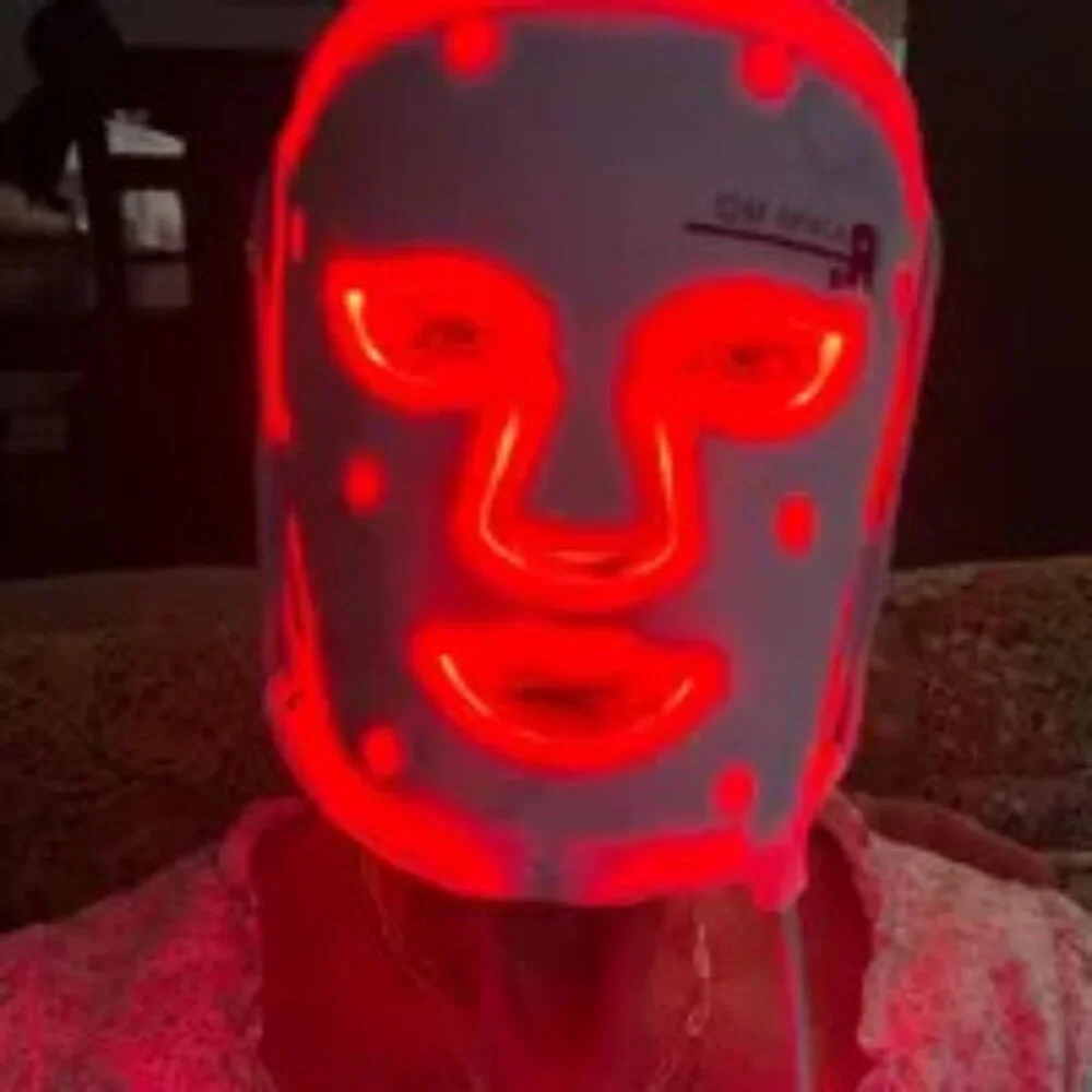 RajaniMD LED Mask - Picture 5 of 8